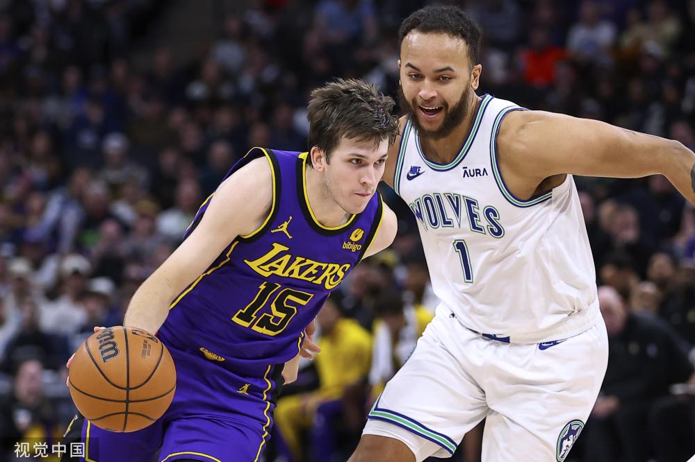 布朗等年轻 布朗等年轻