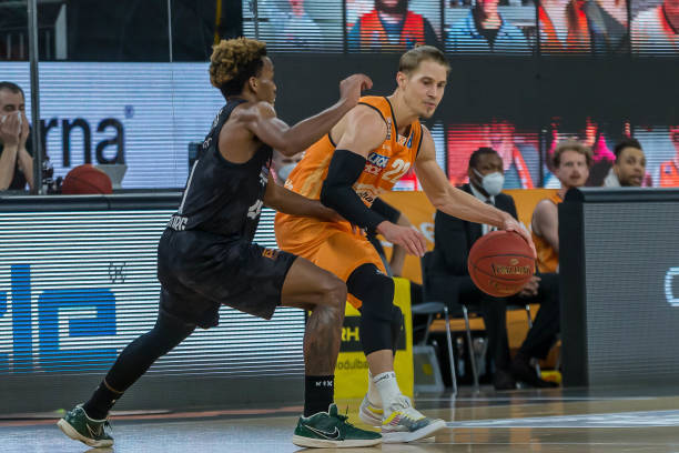 况报道与战 况报道与战